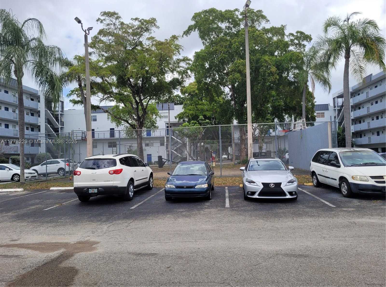 Small Image of 7561 NORTH WEST 16TH ST #2411, Plantation Number 2