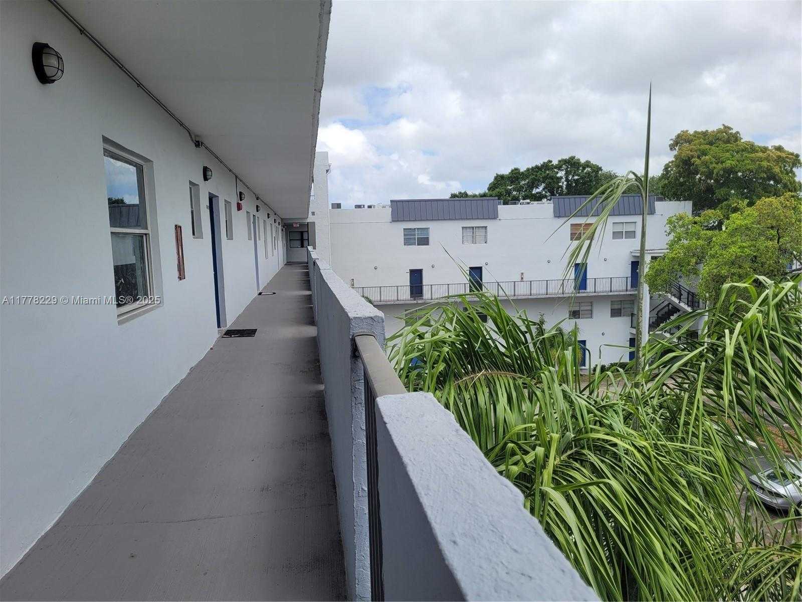 Small Image of 7561 NORTH WEST 16TH ST #2411, Plantation Number 3