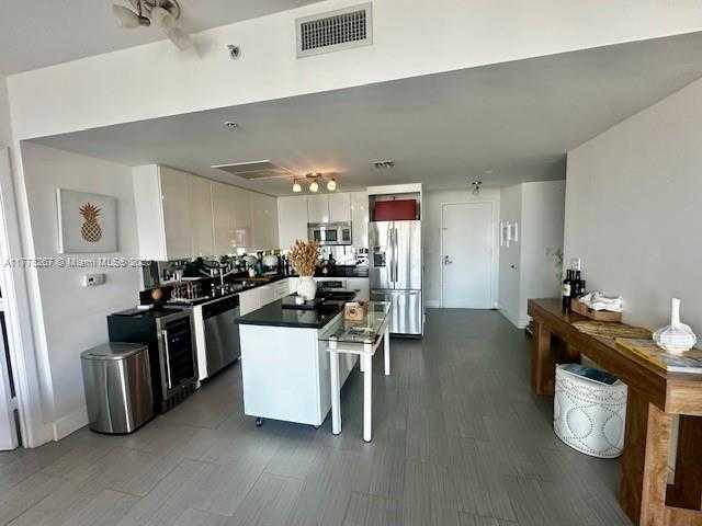 Small Image of 92 SOUTH WEST 3RD ST #4703, Miami Number 4