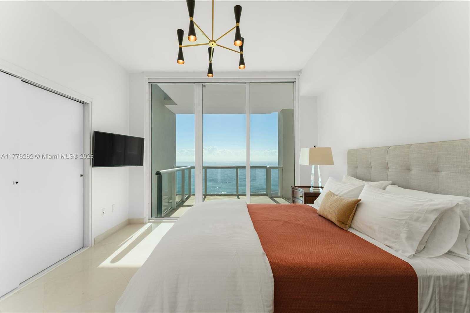 Small Image of 50 SOUTH POINTE DR #1601, Miami Beach Number 21