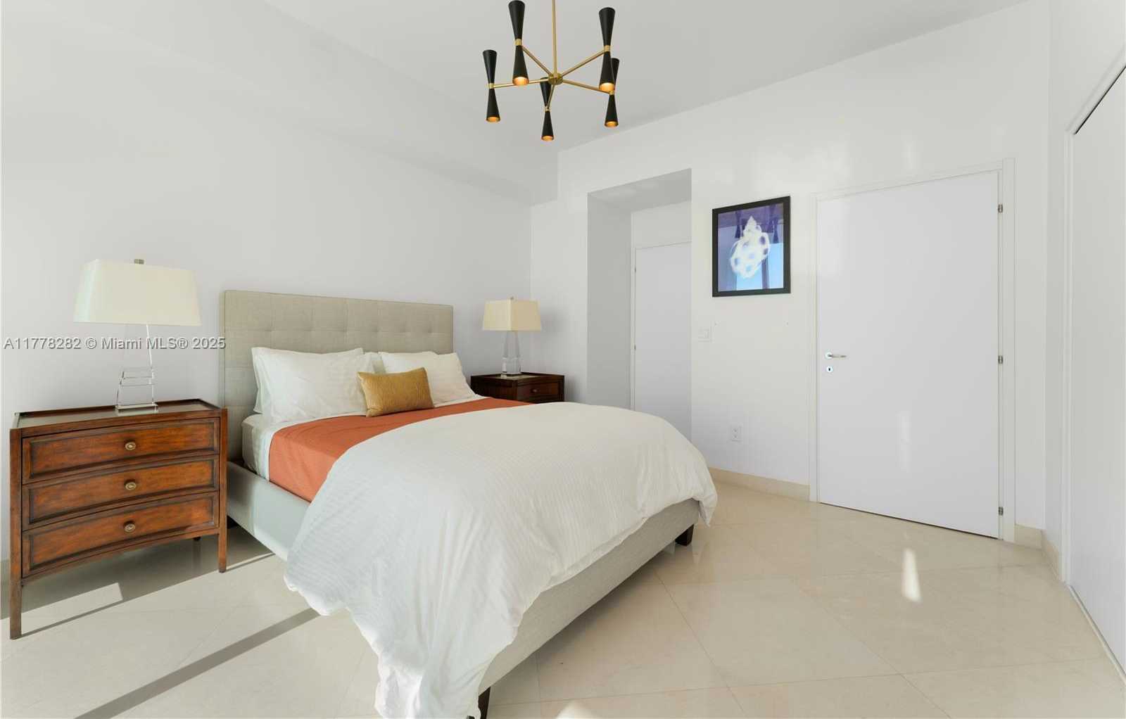 Small Image of 50 SOUTH POINTE DR #1601, Miami Beach Number 22
