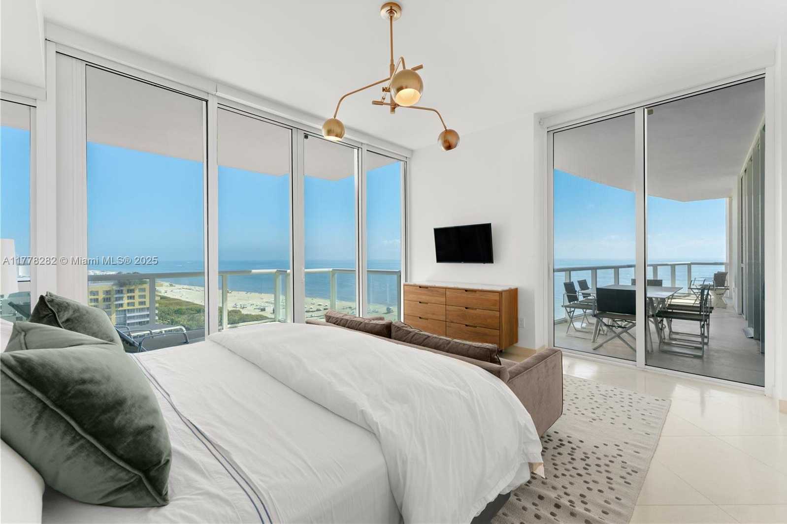 Small Image of 50 SOUTH POINTE DR #1601, Miami Beach Number 27