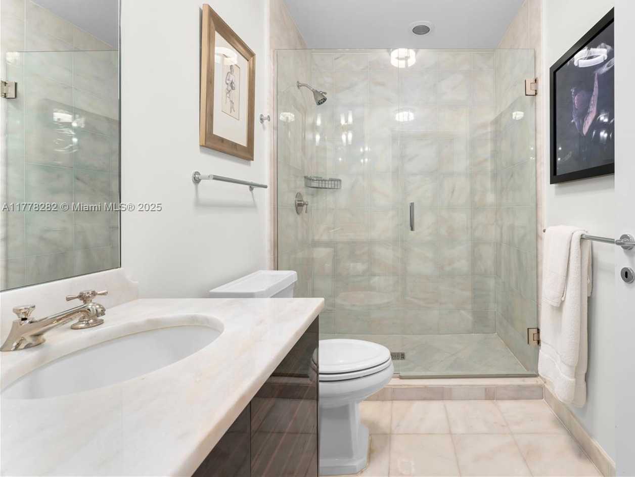 Small Image of 50 SOUTH POINTE DR #1601, Miami Beach Number 28