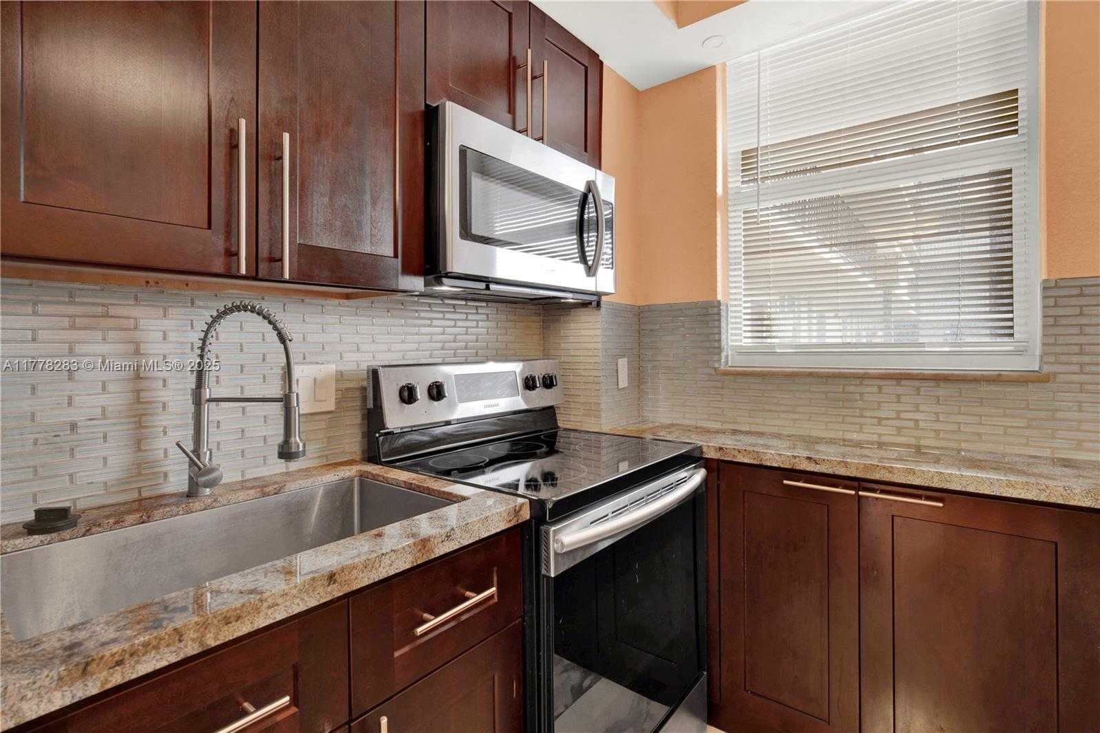 Small Image of 1811 JEFFERSON ST #209, Hollywood Number 10