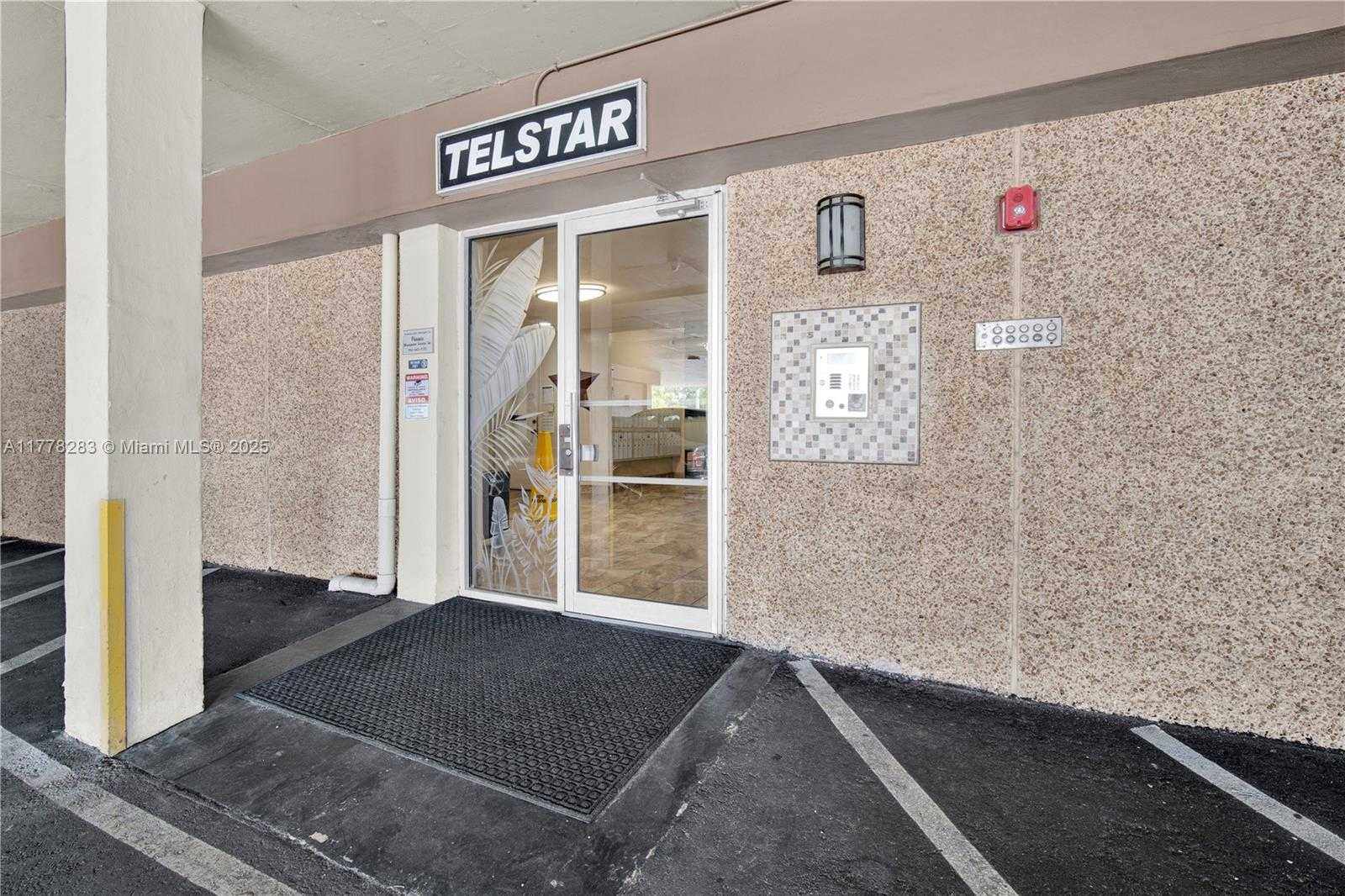 Small Image of 1811 JEFFERSON ST #209, Hollywood Number 5