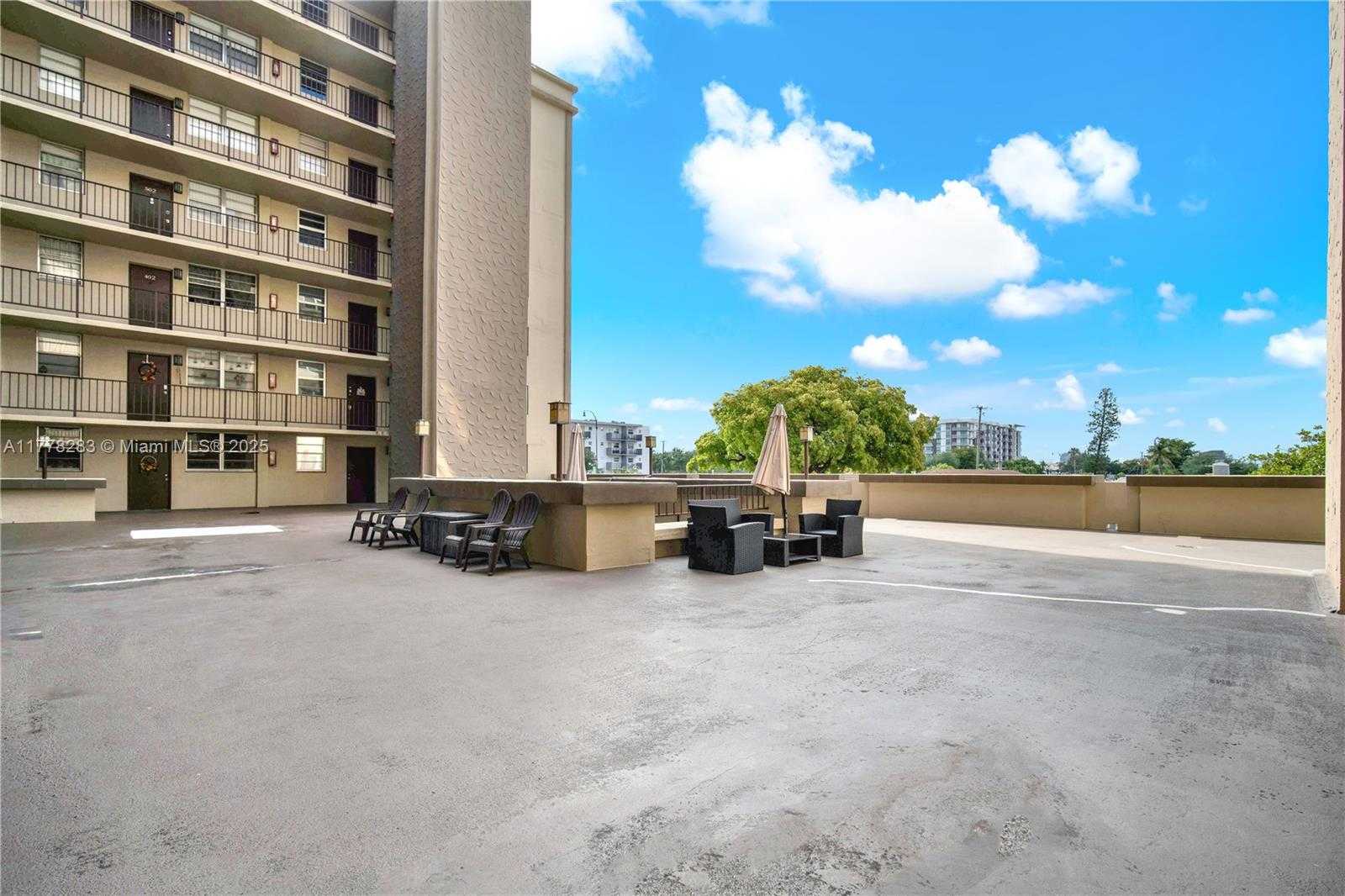 Small Image of 1811 JEFFERSON ST #209, Hollywood Number 7