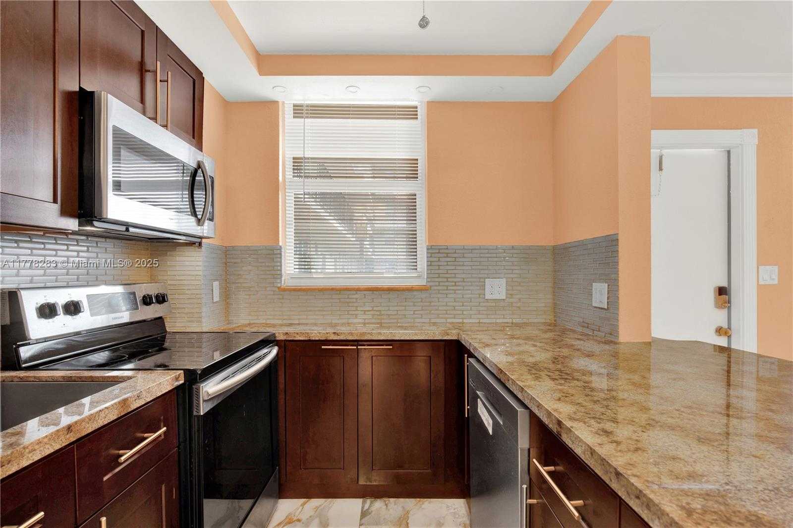 Small Image of 1811 JEFFERSON ST #209, Hollywood Number 9