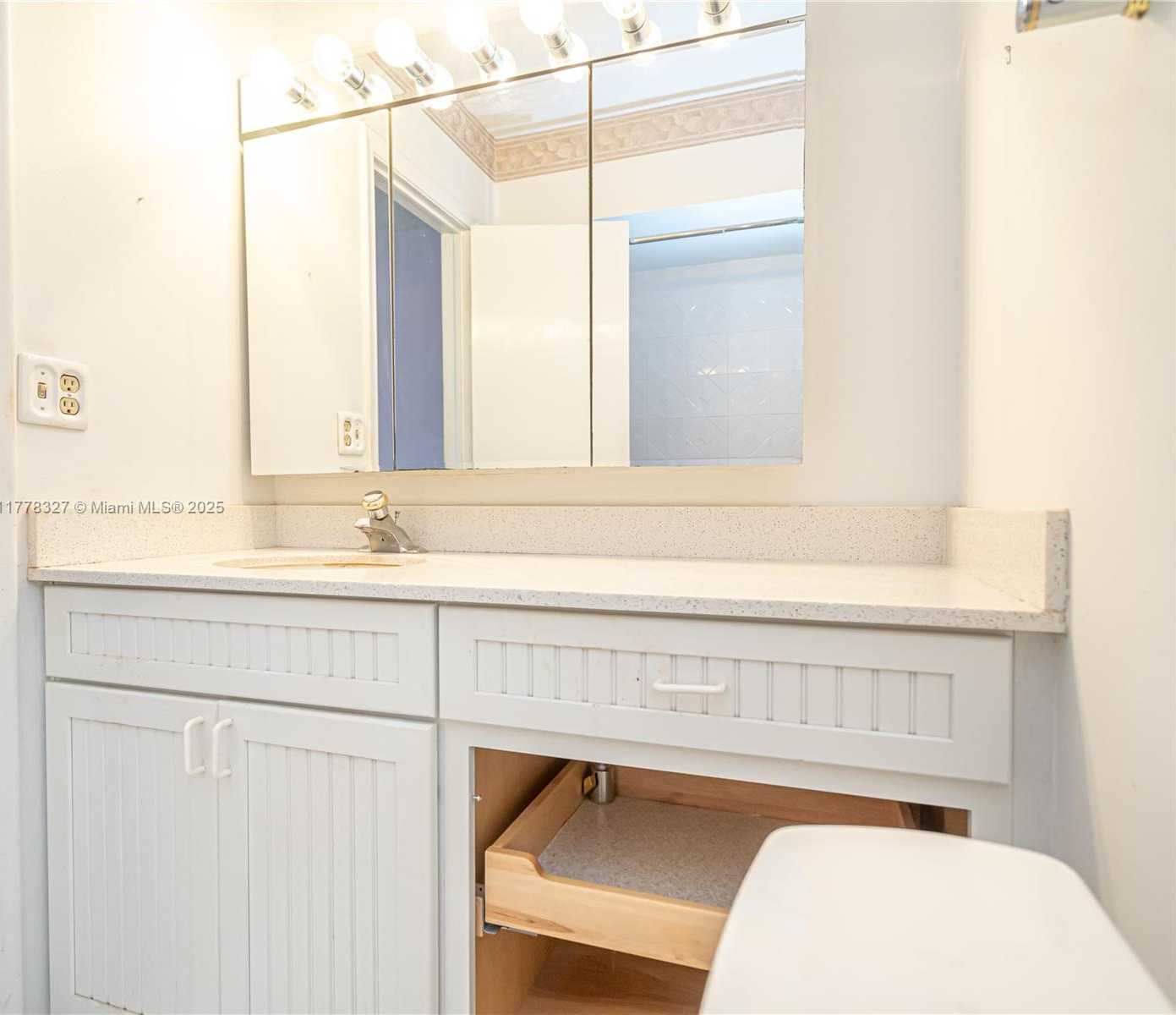 Small Image of 11467 SOUTH WEST 109TH RD #7D, Miami Number 13