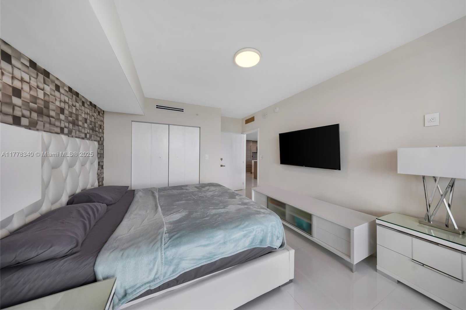 Small Image of 400 SUNNY ISLES BLVD #1603, Sunny Isles Beach Number 17