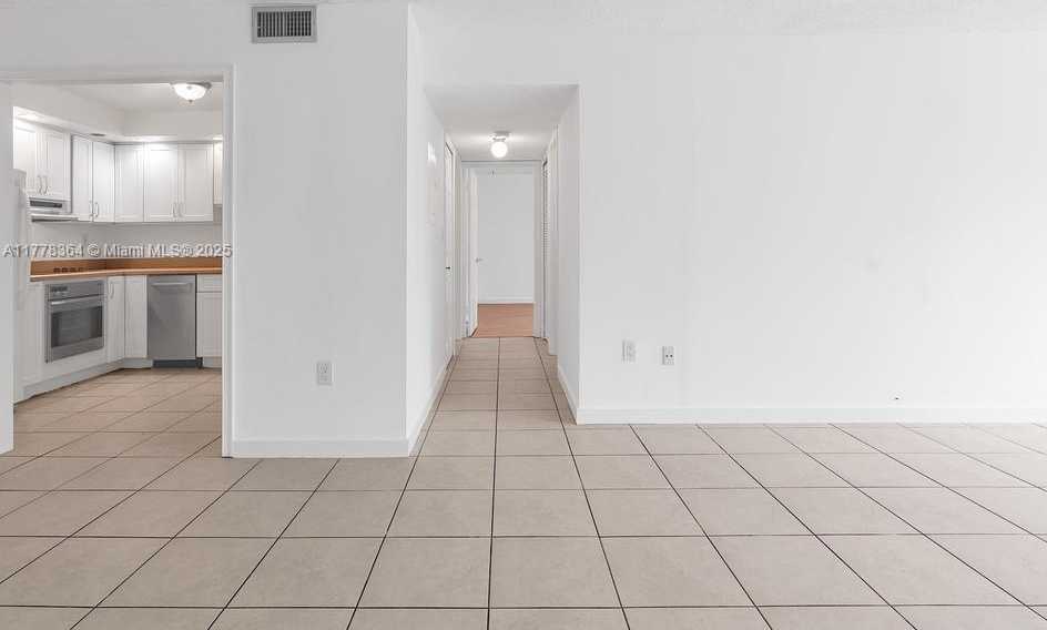 Small Image of 1450 BRICKELL BAY DR #307, Miami Number 2