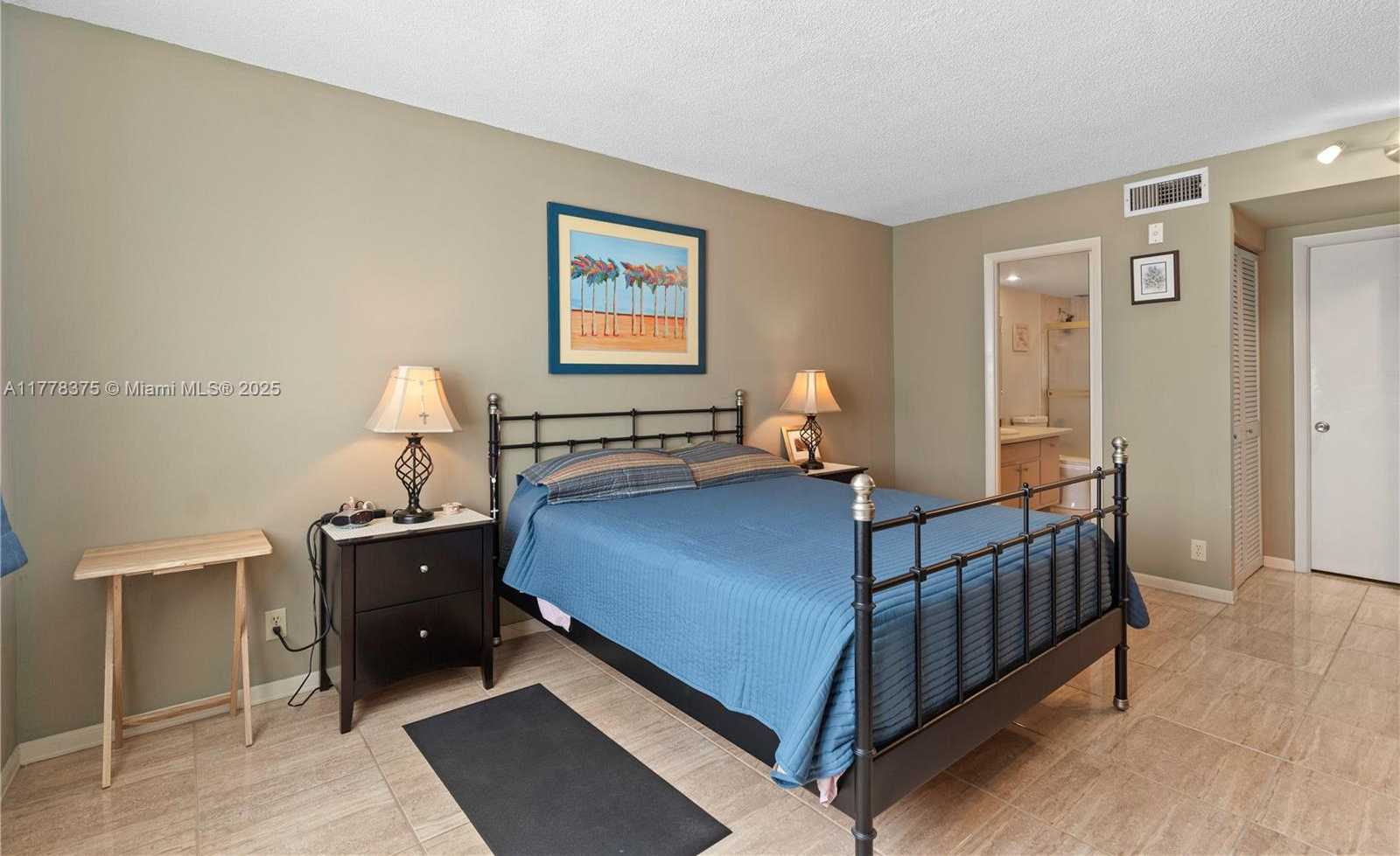 Small Image of 437 GOLDEN ISLES DR #5H, Hallandale Beach Number 12