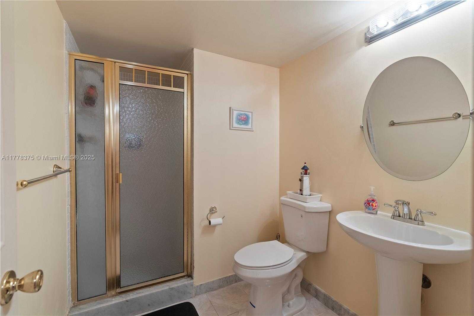 Small Image of 437 GOLDEN ISLES DR #5H, Hallandale Beach Number 15