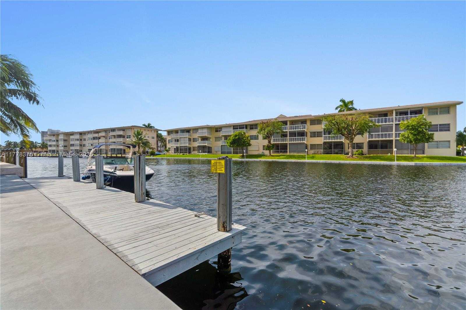 Small Image of 437 GOLDEN ISLES DR #5H, Hallandale Beach Number 20