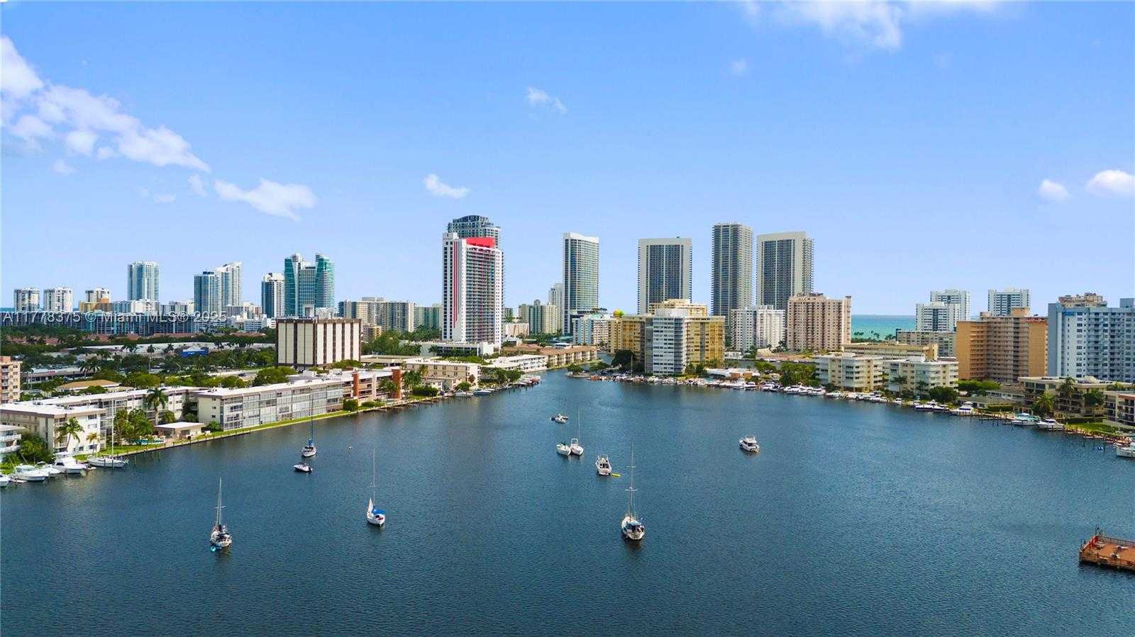Small Image of 437 GOLDEN ISLES DR #5H, Hallandale Beach Number 26