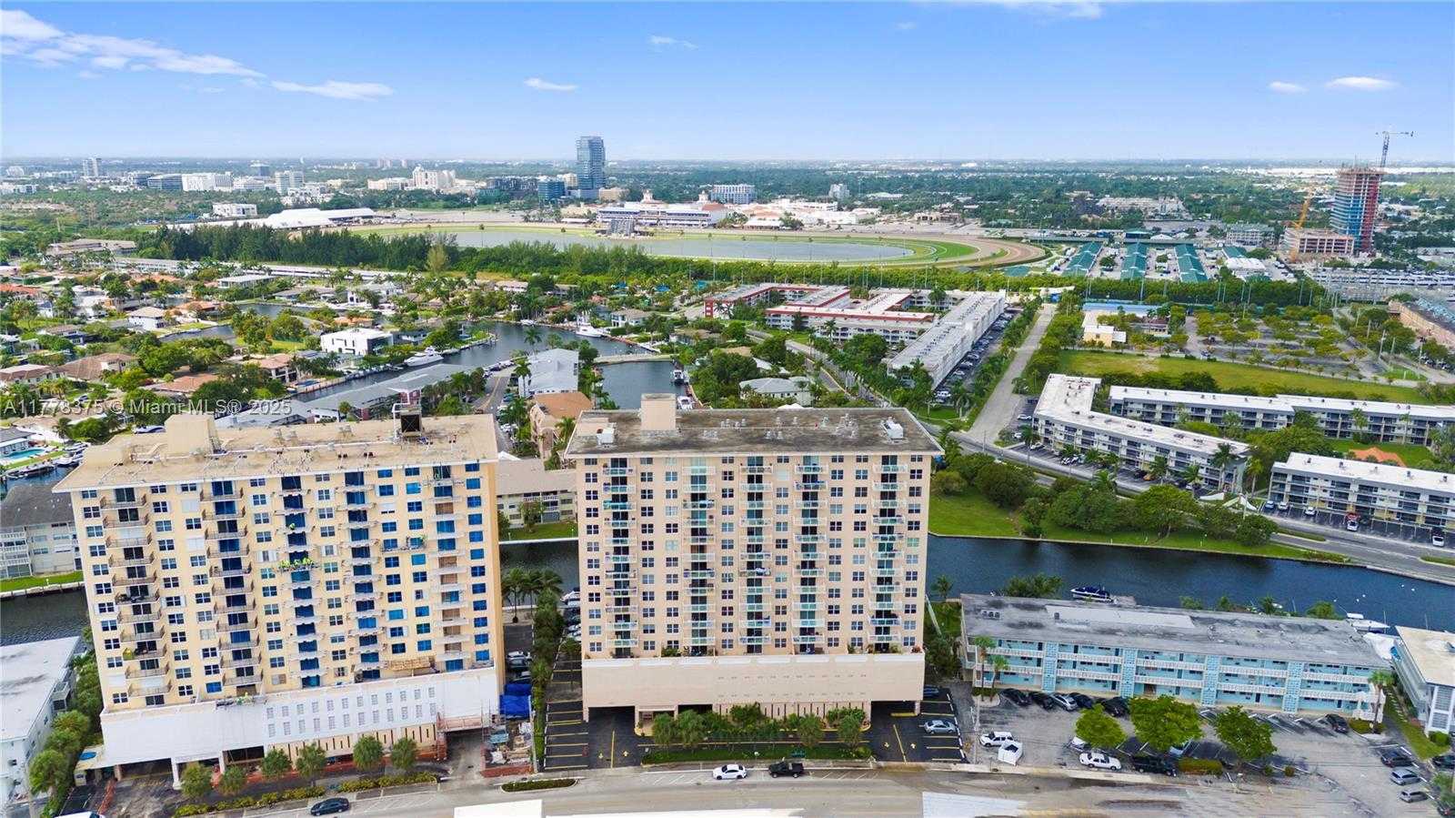 Small Image of 437 GOLDEN ISLES DR #5H, Hallandale Beach Number 27
