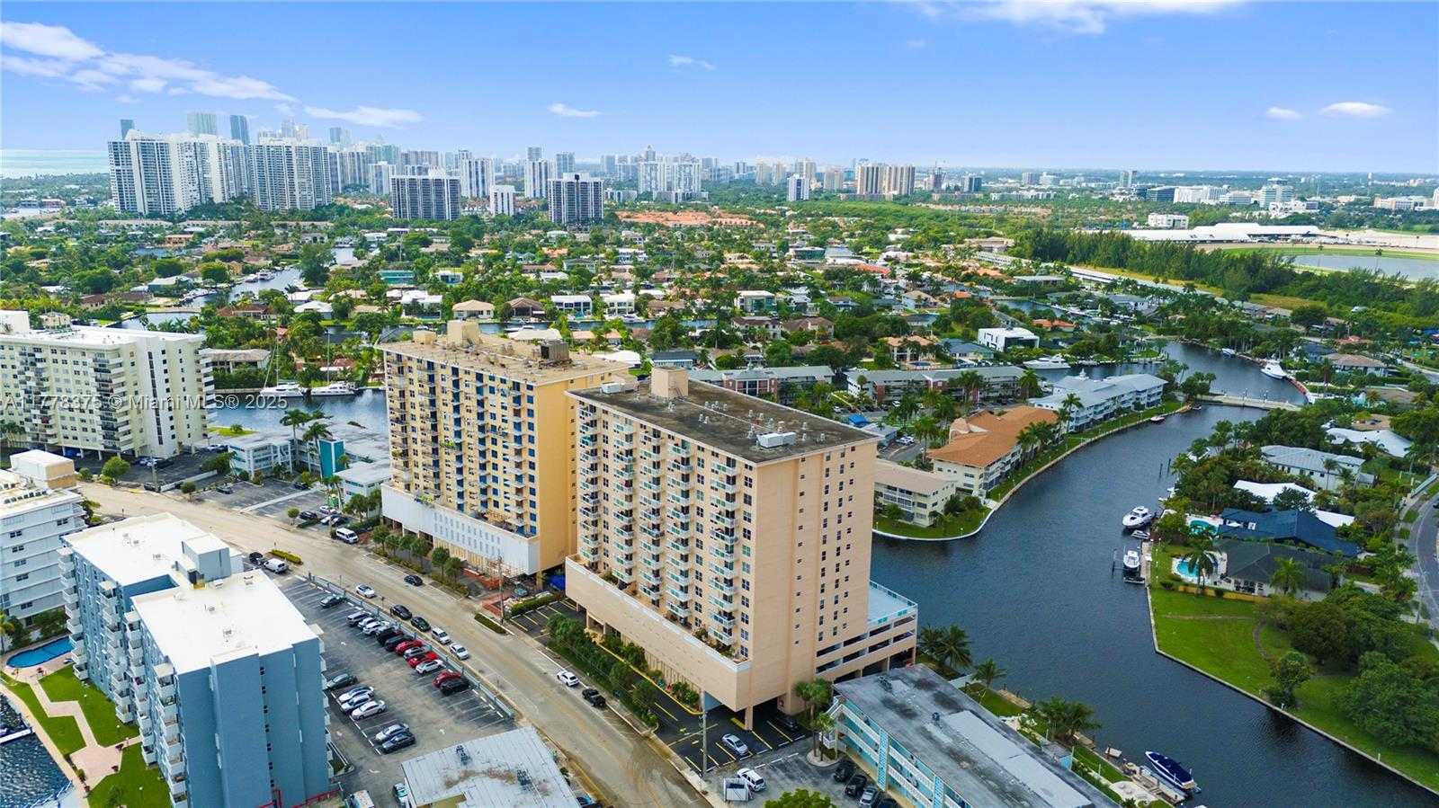 Small Image of 437 GOLDEN ISLES DR #5H, Hallandale Beach Number 28