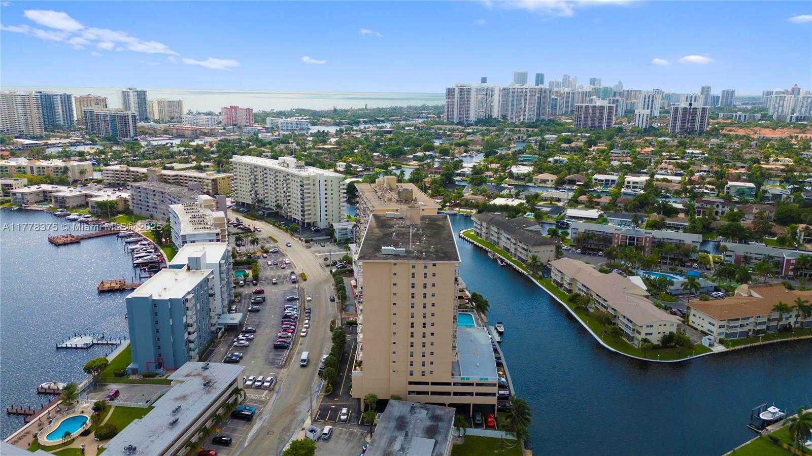 Small Image of 437 GOLDEN ISLES DR #5H, Hallandale Beach Number 29