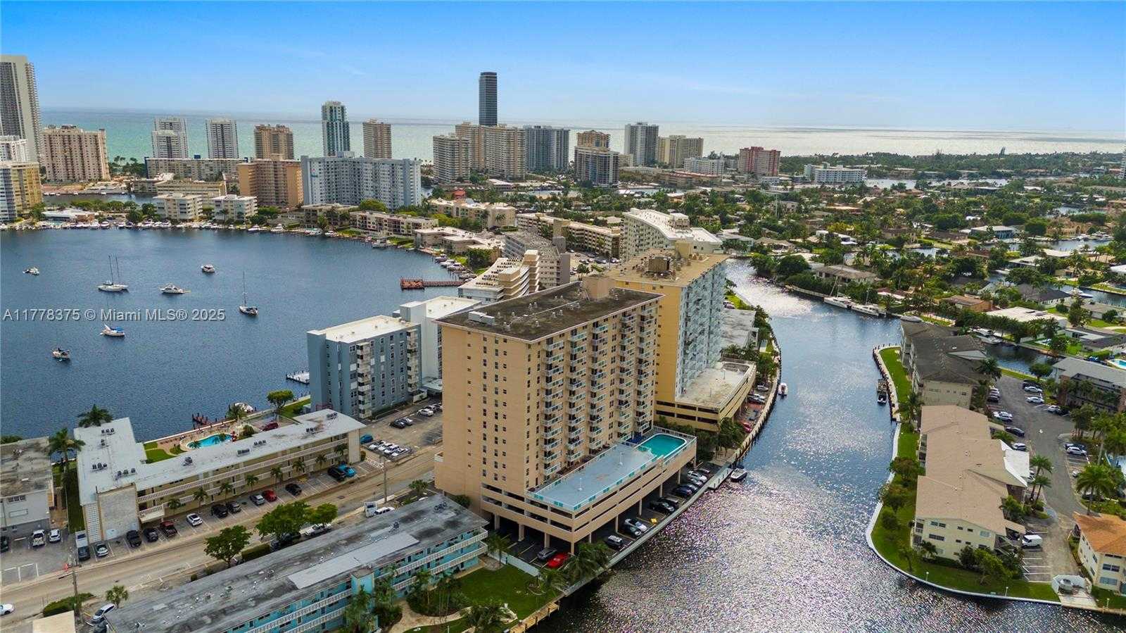Small Image of 437 GOLDEN ISLES DR #5H, Hallandale Beach Number 30