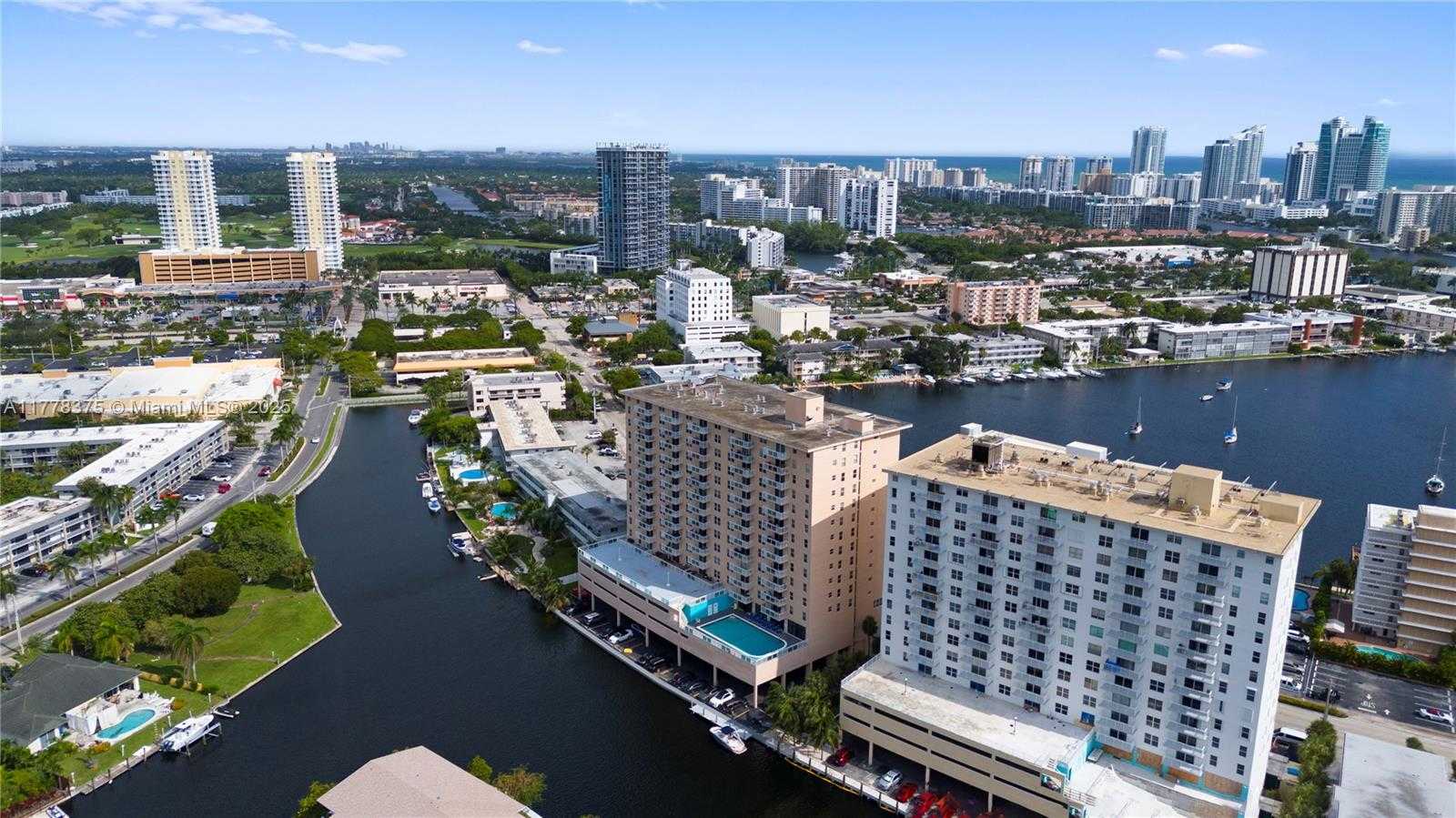 Small Image of 437 GOLDEN ISLES DR #5H, Hallandale Beach Number 31