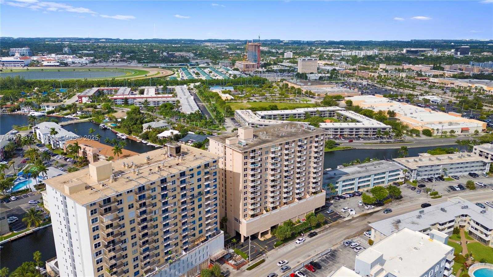 Small Image of 437 GOLDEN ISLES DR #5H, Hallandale Beach Number 32