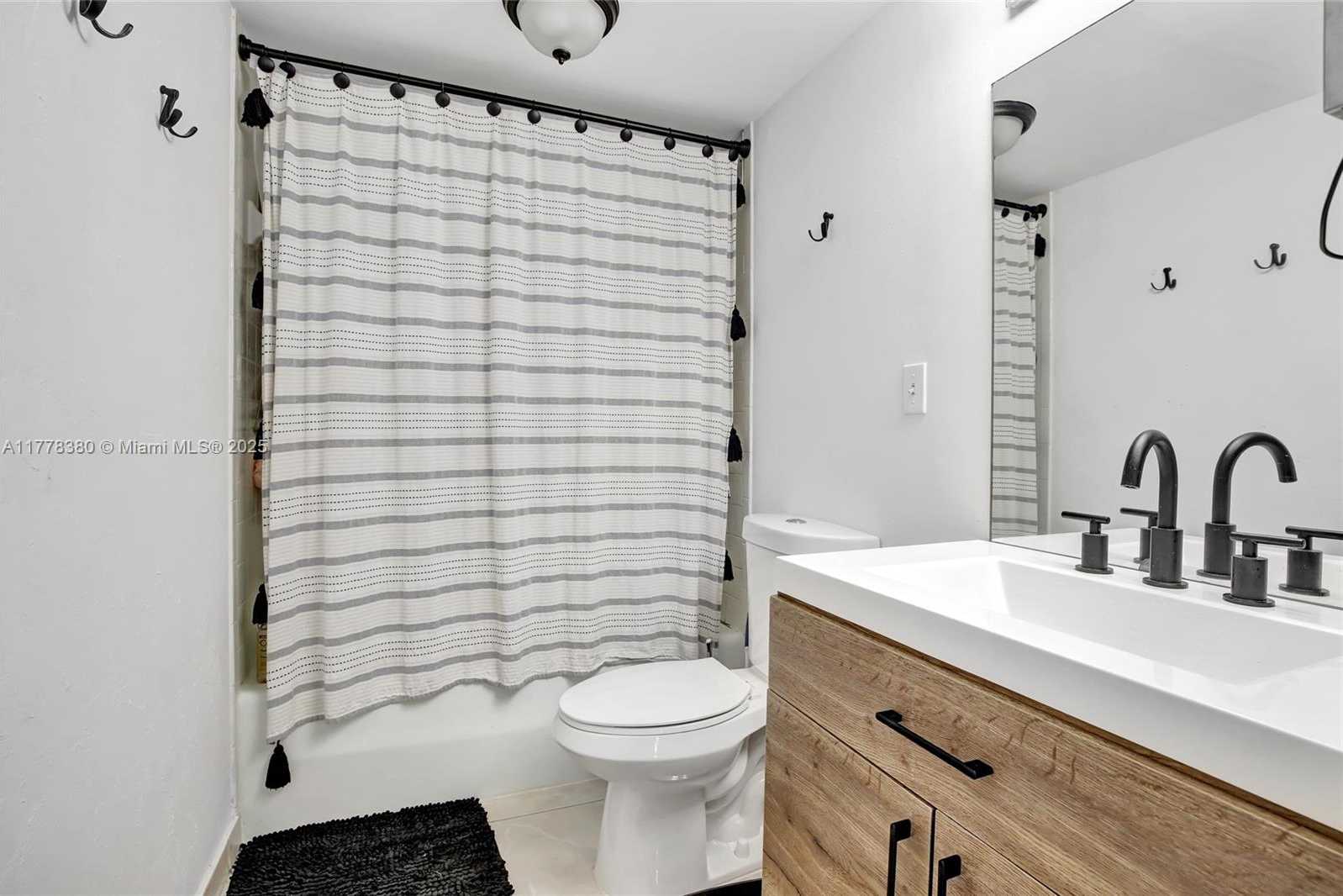 Small Image of 500 THREE ISLANDS BLVD #219, Hallandale Beach Number 18