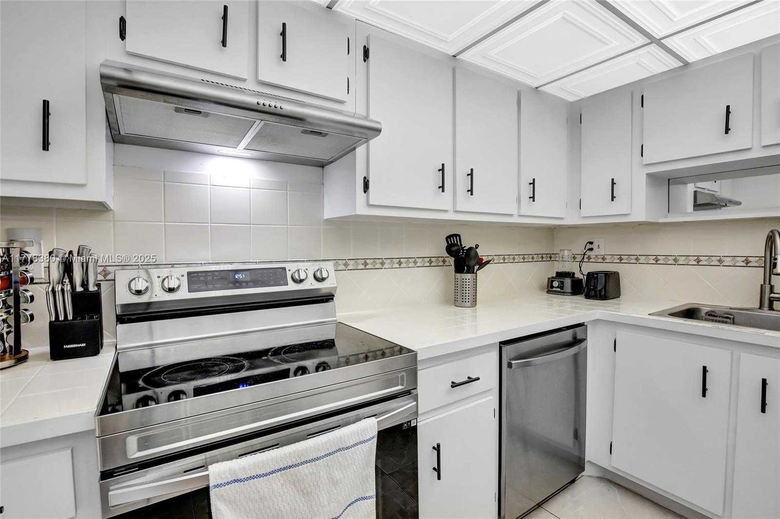 Small Image of 500 THREE ISLANDS BLVD #219, Hallandale Beach Number 29