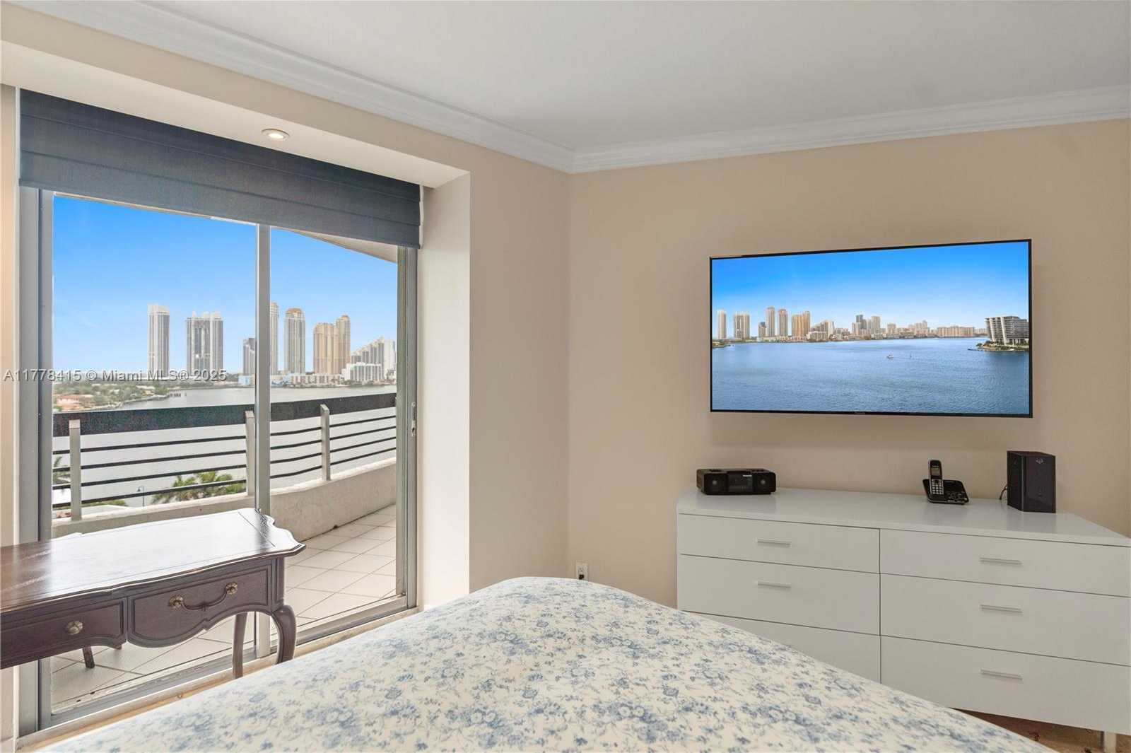 Small Image of 3530 MYSTIC POINTE DR #1212, Aventura Number 14
