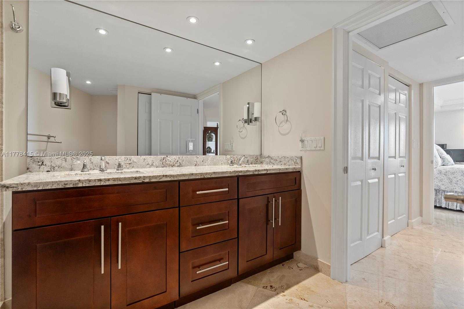 Small Image of 3530 MYSTIC POINTE DR #1212, Aventura Number 18