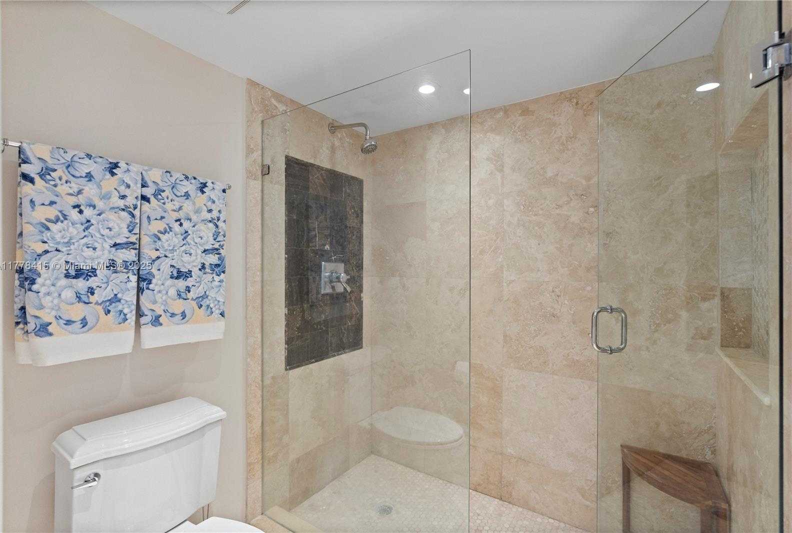 Small Image of 3530 MYSTIC POINTE DR #1212, Aventura Number 19
