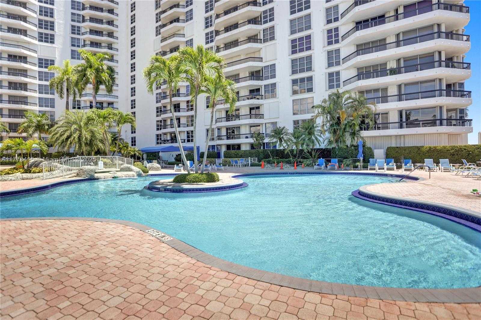 Small Image of 3530 MYSTIC POINTE DR #1212, Aventura Number 32