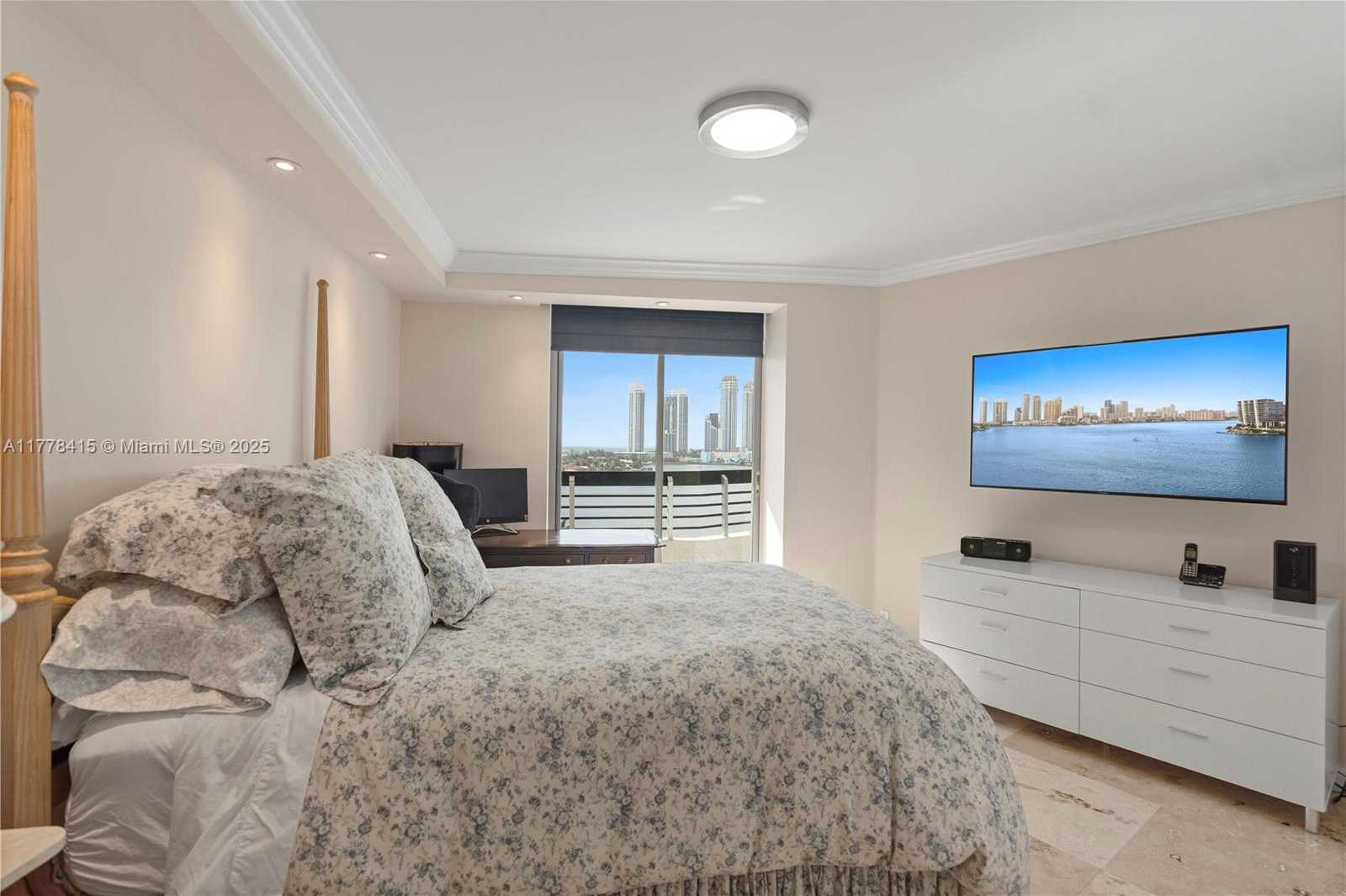 Small Image of 3530 MYSTIC POINTE DR #1212, Aventura Number 4