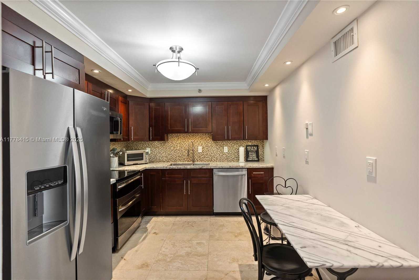 Small Image of 3530 MYSTIC POINTE DR #1212, Aventura Number 9