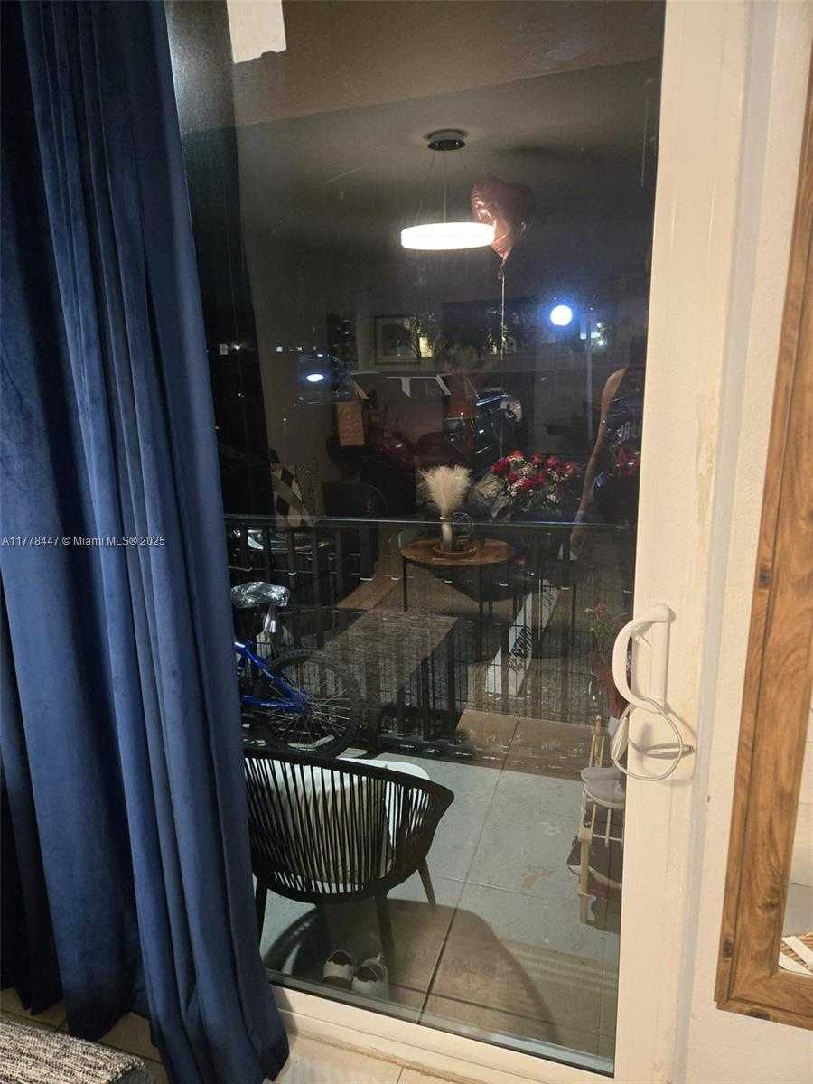 Imagen de Pequeño Objeto