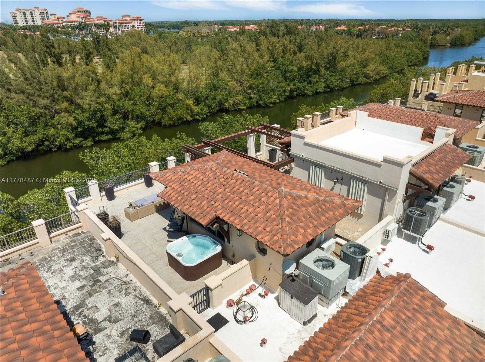 Small Image of 6222 PARADISE POINT DR #6222, Palmetto Bay Number 4