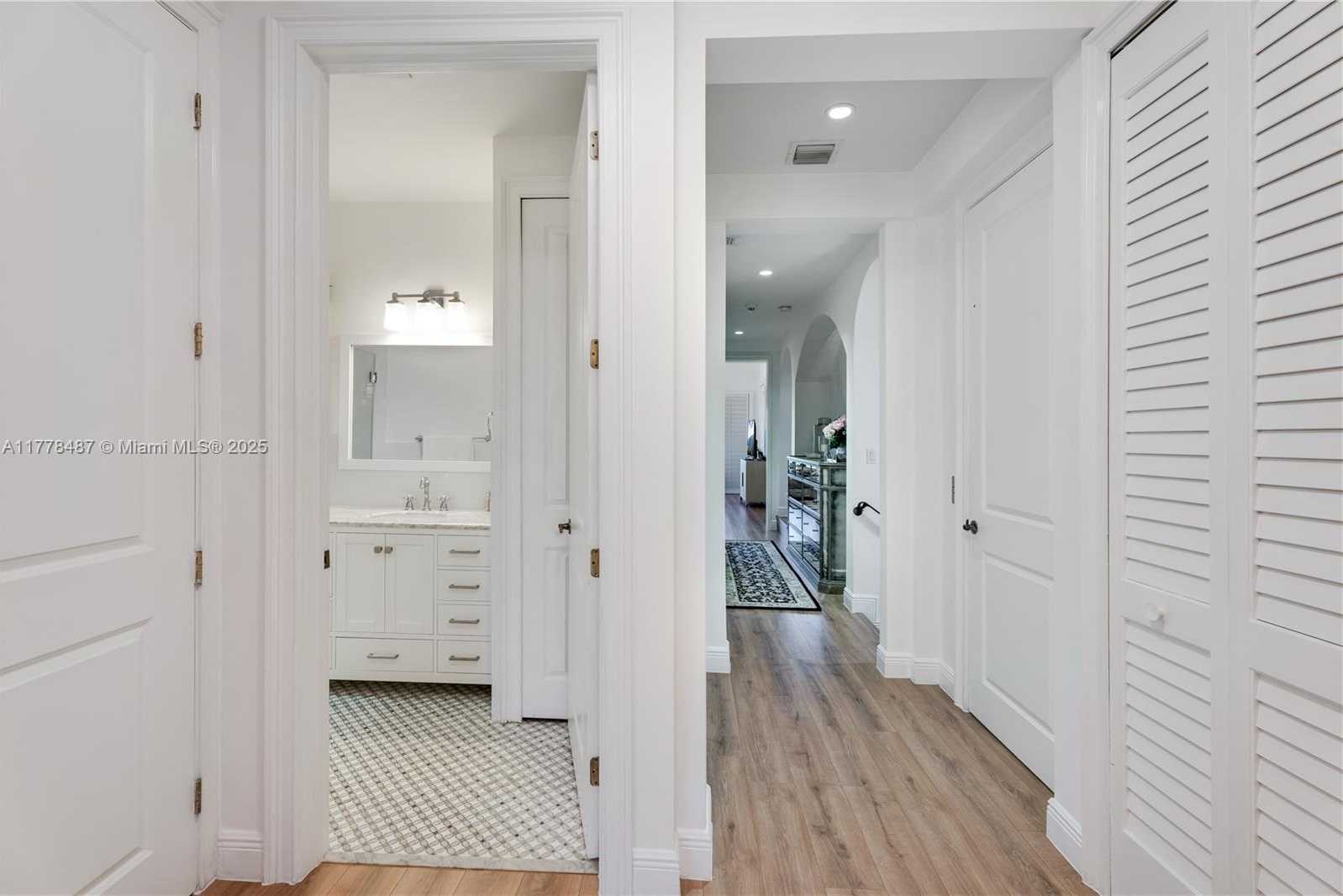 Small Image of 6222 PARADISE POINT DR #6222, Palmetto Bay Number 56