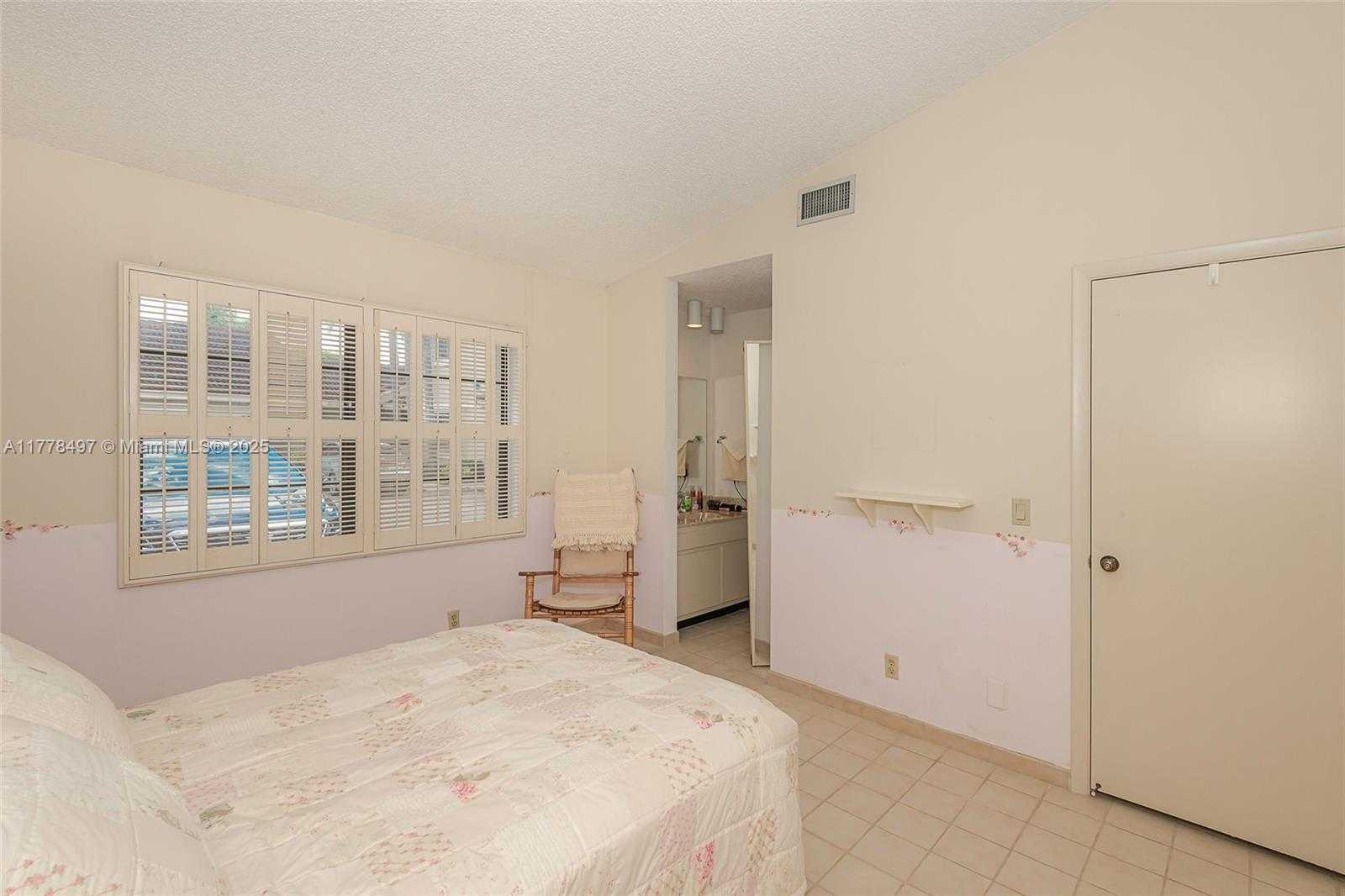 Small Image of 6046 NORTH WEST 172ND TERR CIR #6046, Hialeah Number 14