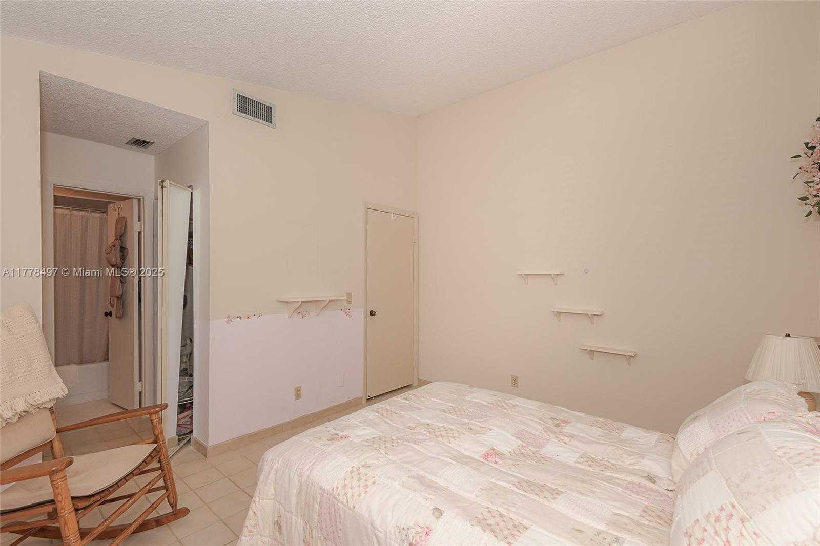 Small Image of 6046 NORTH WEST 172ND TERR CIR #6046, Hialeah Number 15