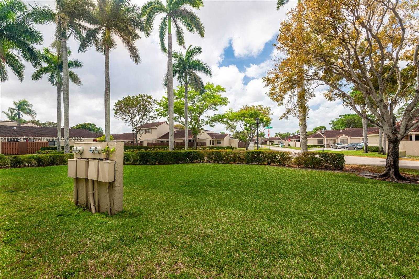 Small Image of 6046 NORTH WEST 172ND TERR CIR #6046, Hialeah Number 18