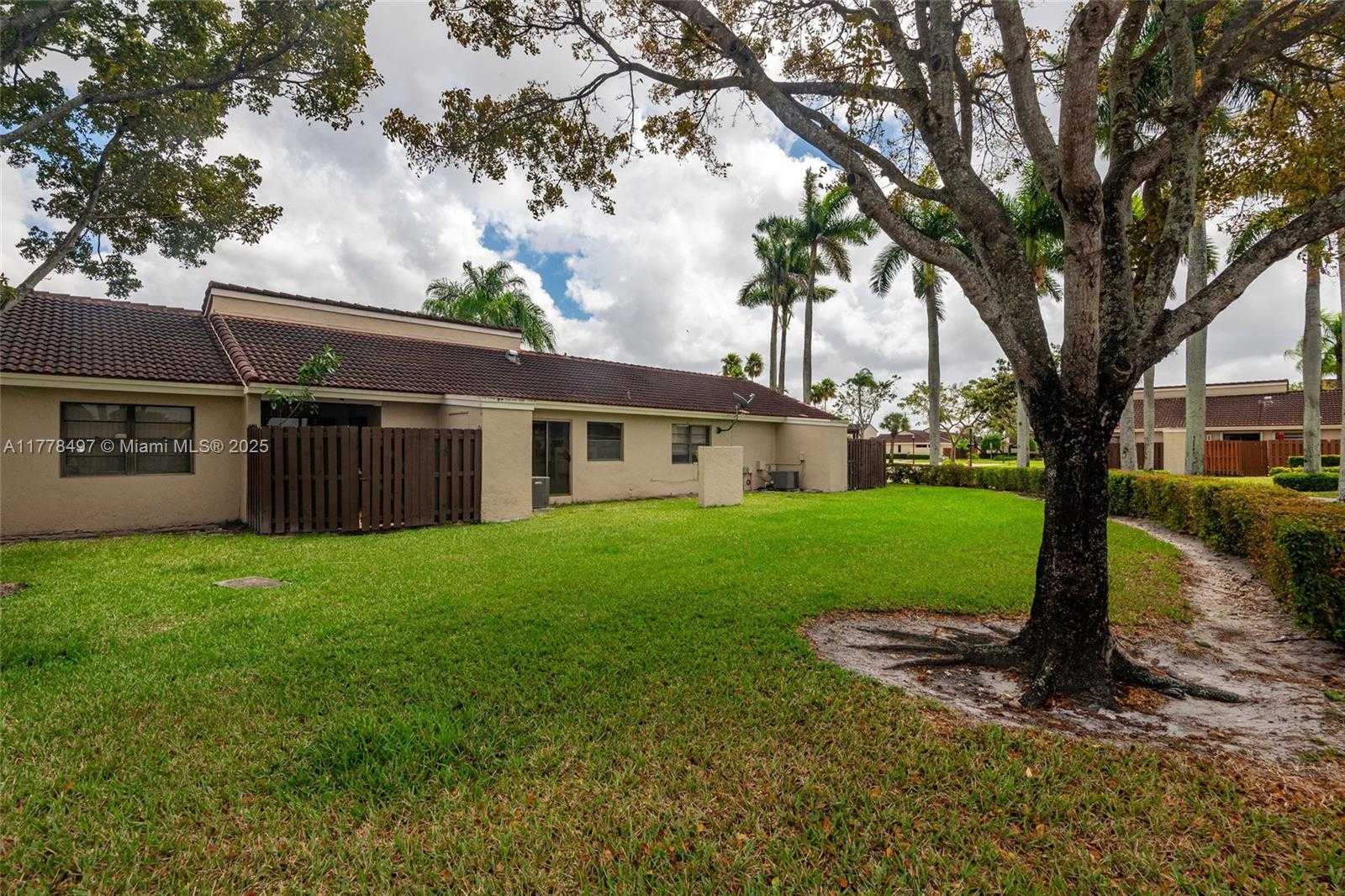 Small Image of 6046 NORTH WEST 172ND TERR CIR #6046, Hialeah Number 20