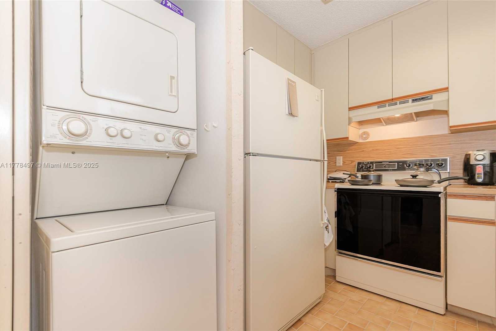 Small Image of 6046 NORTH WEST 172ND TERR CIR #6046, Hialeah Number 6