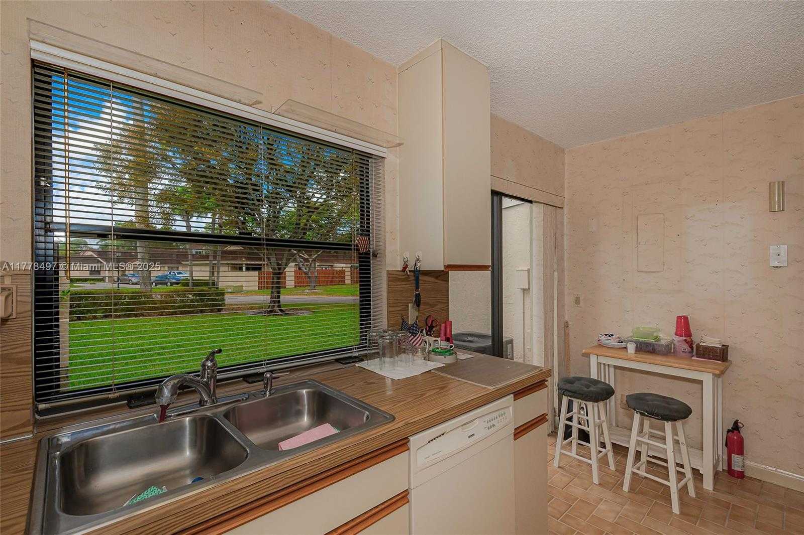 Small Image of 6046 NORTH WEST 172ND TERR CIR #6046, Hialeah Number 7