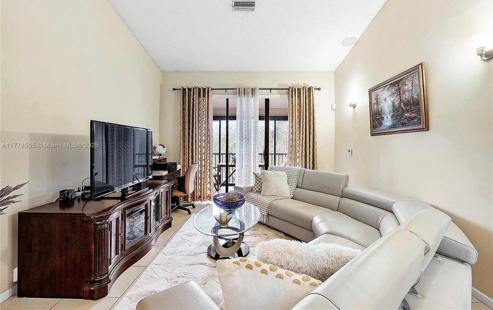 Small Image of 4101 EAST CORAL TREE CIR #313, Coconut Creek Number 12