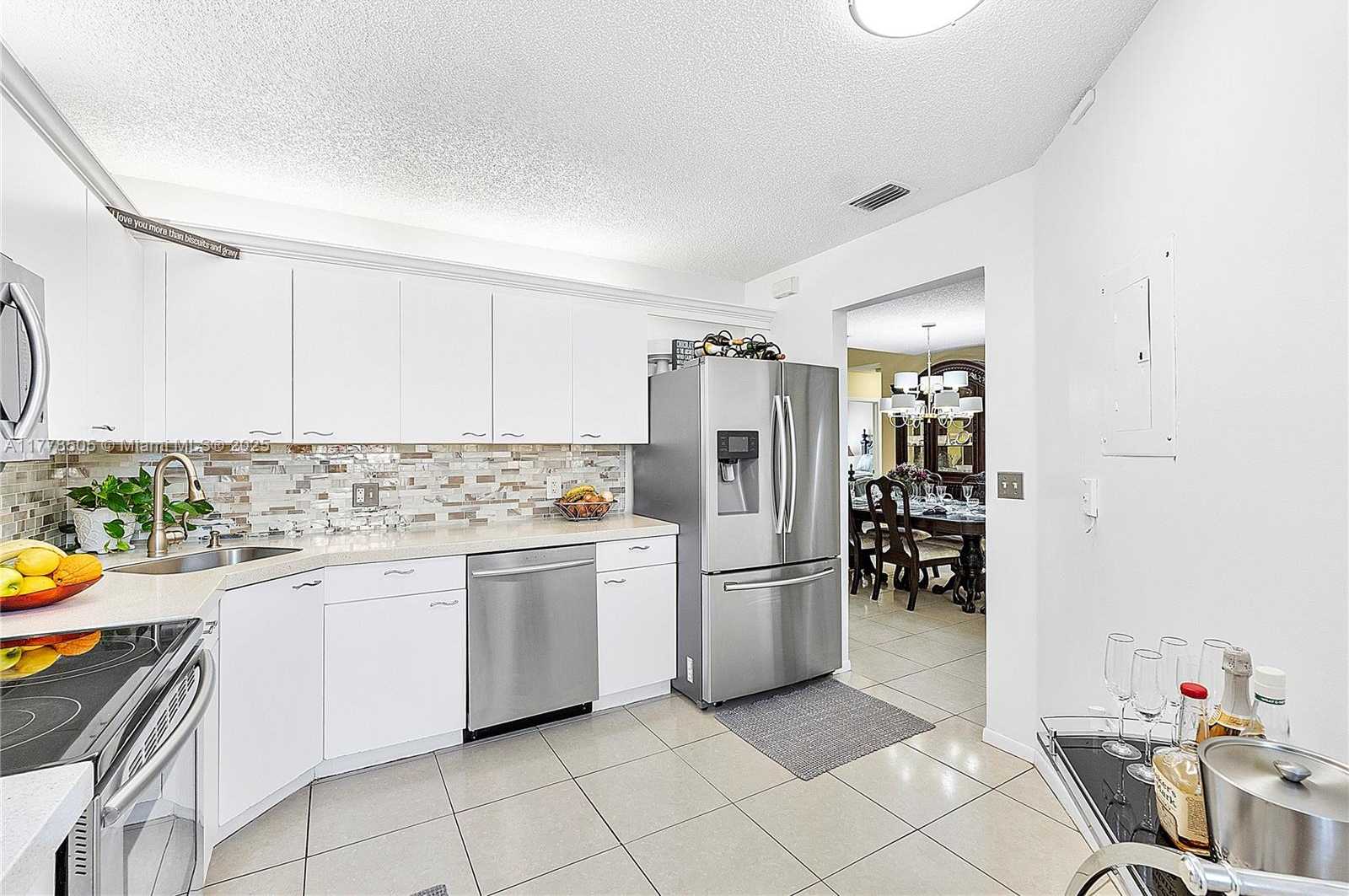 Small Image of 4101 EAST CORAL TREE CIR #313, Coconut Creek Number 18