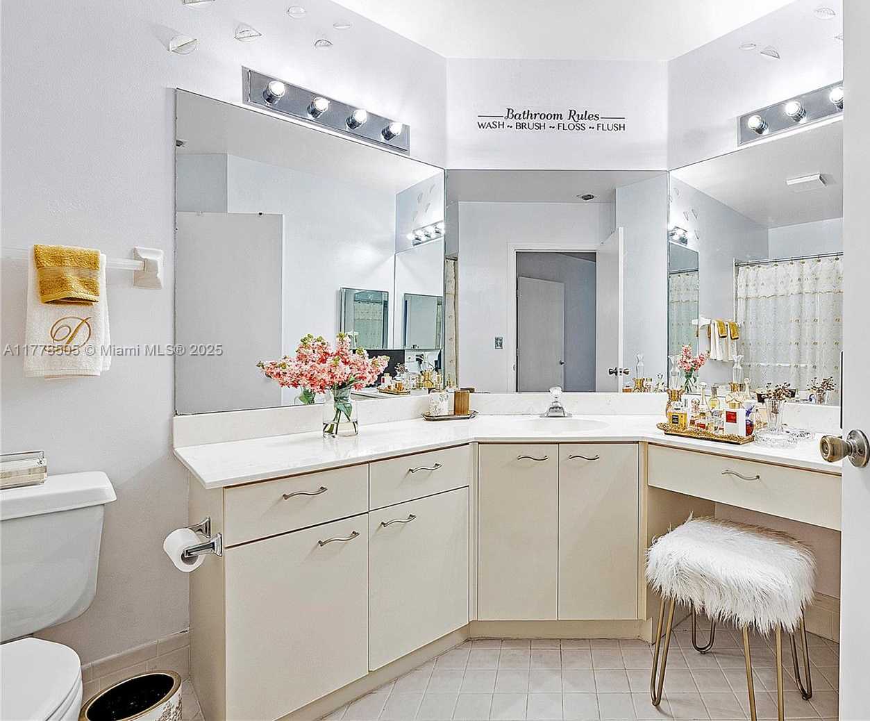 Small Image of 4101 EAST CORAL TREE CIR #313, Coconut Creek Number 25