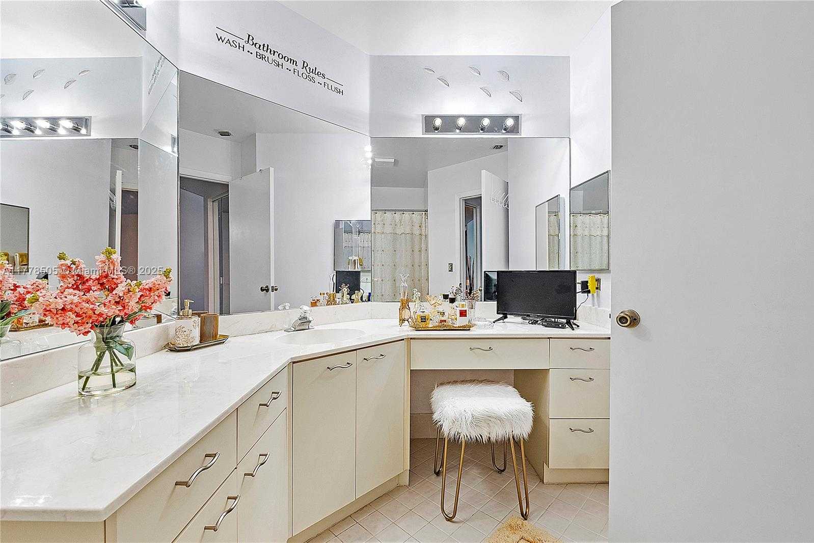 Small Image of 4101 EAST CORAL TREE CIR #313, Coconut Creek Number 26