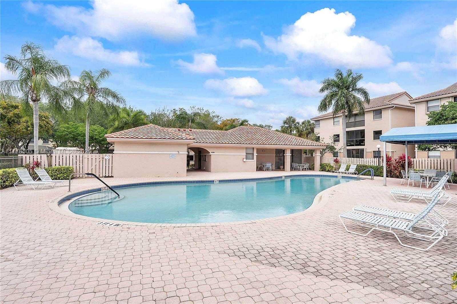 Small Image of 4101 EAST CORAL TREE CIR #313, Coconut Creek Number 32