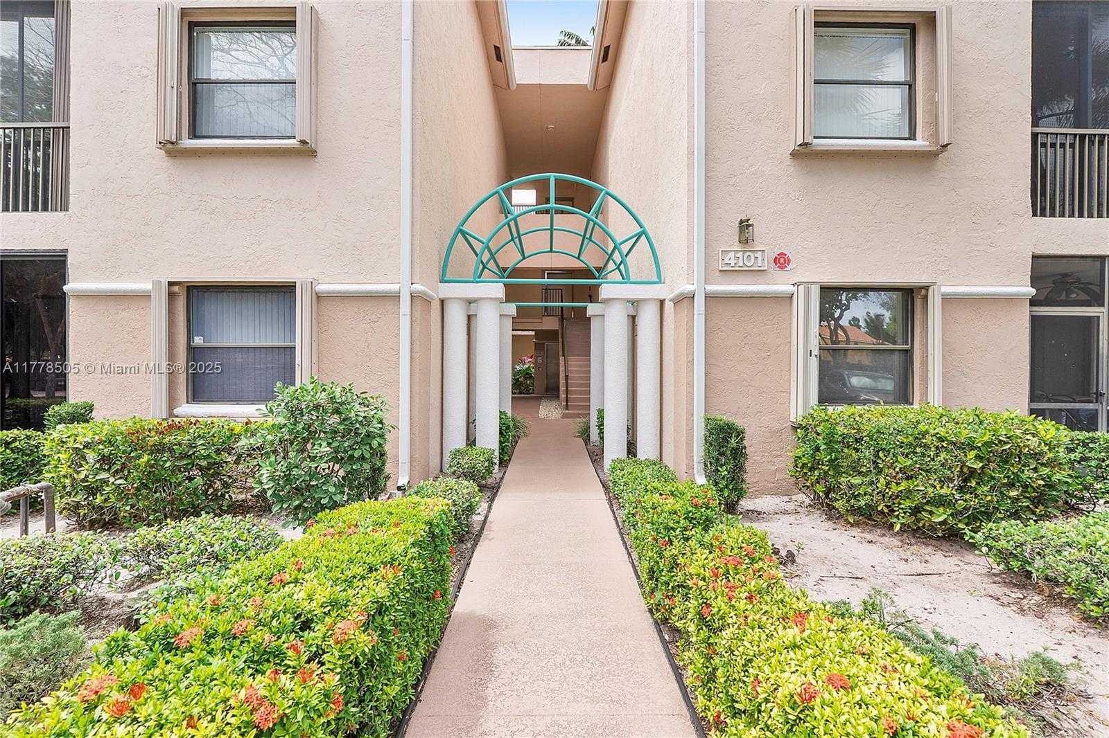 Small Image of 4101 EAST CORAL TREE CIR #313, Coconut Creek Number 37