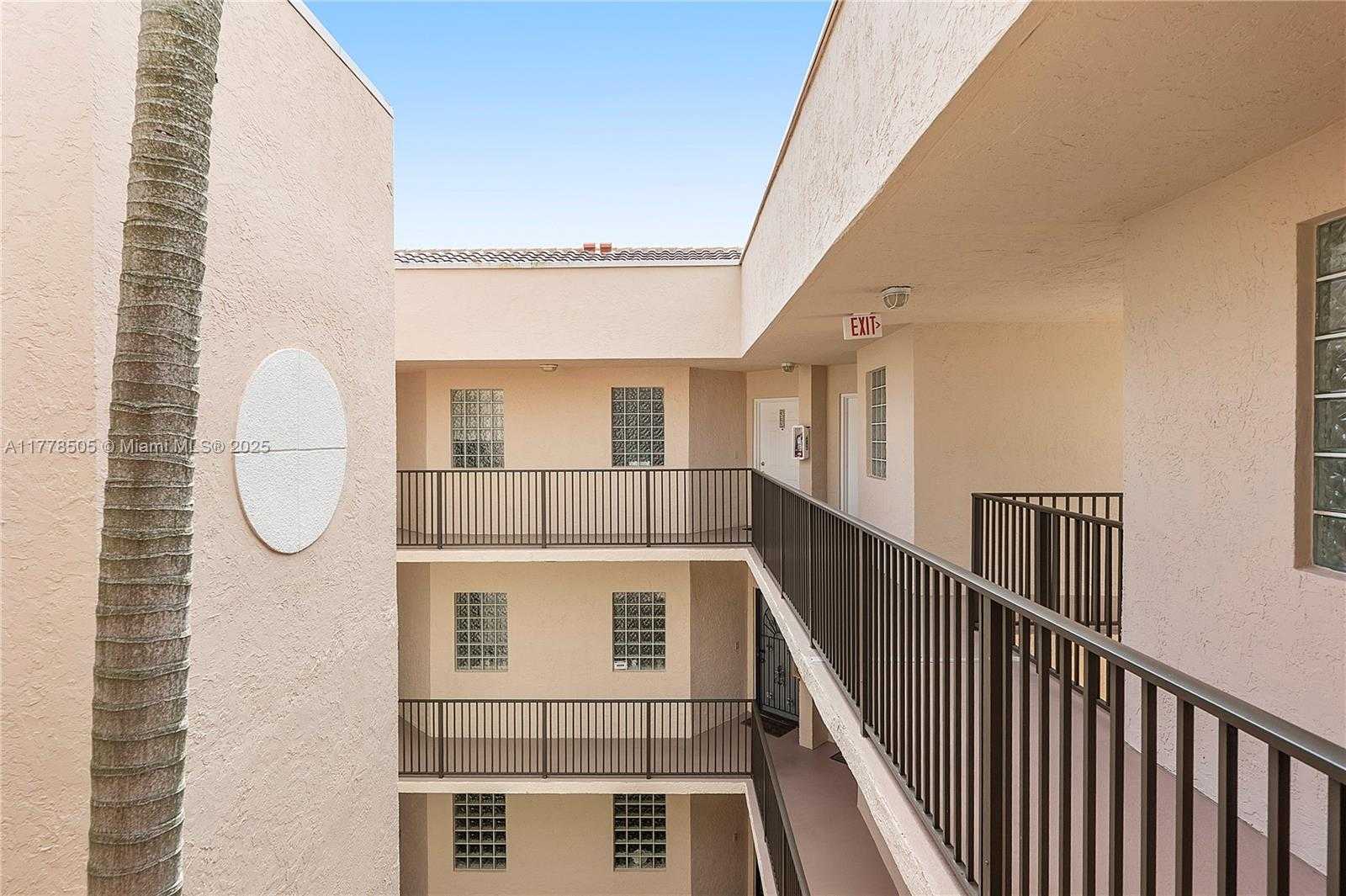 Small Image of 4101 EAST CORAL TREE CIR #313, Coconut Creek Number 38