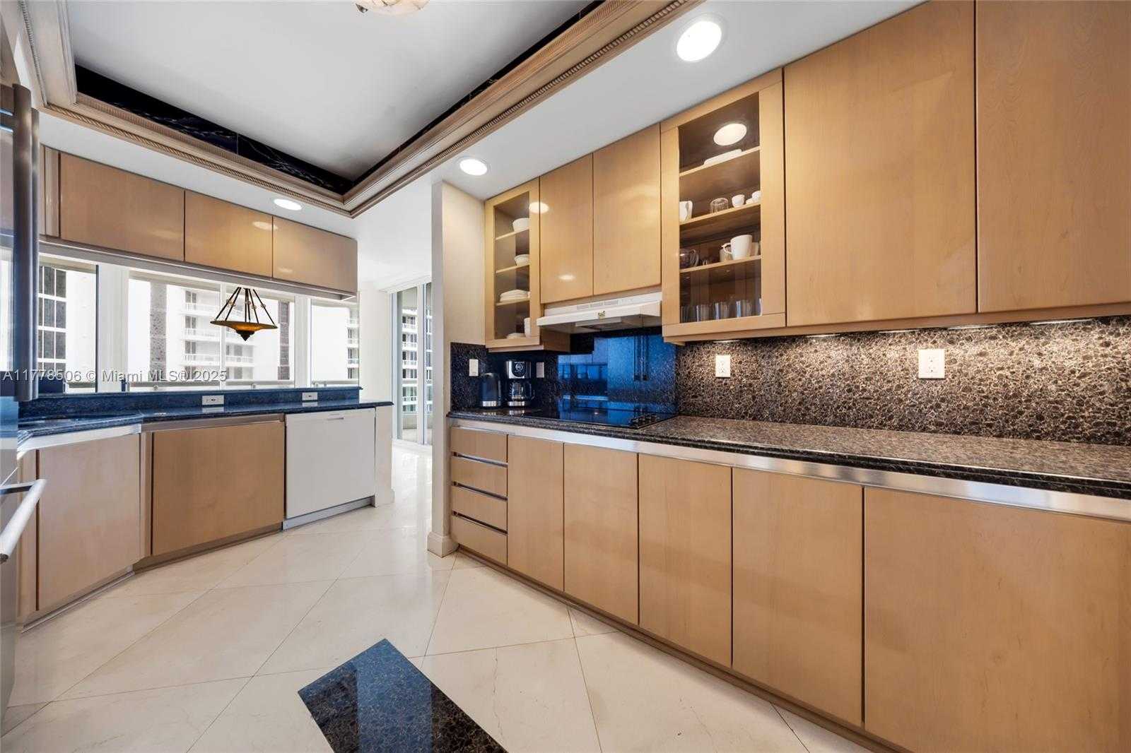 Small Image of 21150 NORTH EAST 38TH AVE #2106, Aventura Number 35