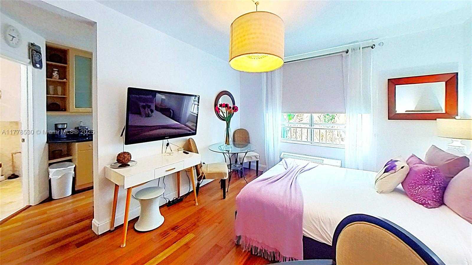 Small Image of 420 15TH ST #302, Miami Beach Number 10